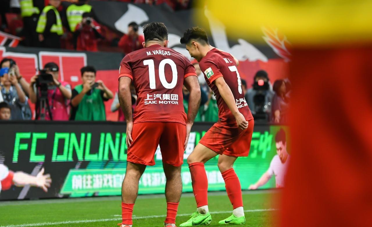 乐鱼体育-中超赛程吃紧，里昂国际比赛日状态回暖，气氛紧张，细节决定成败(今日2021中超战火重燃揭秘新赛季征程时间表)