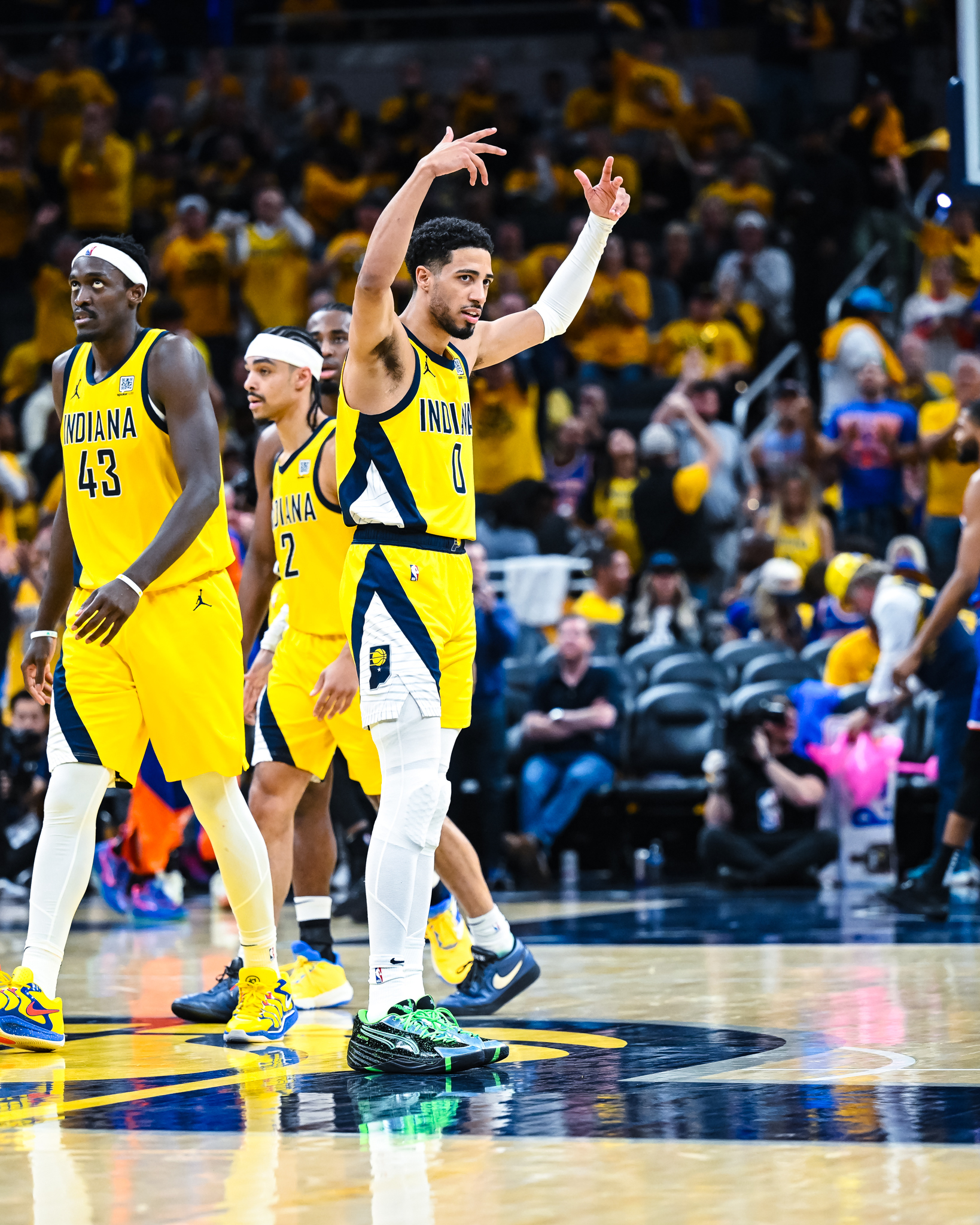 乐鱼体育-纽约尼克斯迎中超关键赛,集结日豪取连胜,质疑声仍在,团队化学反应显著(中超连胜纪录排行)