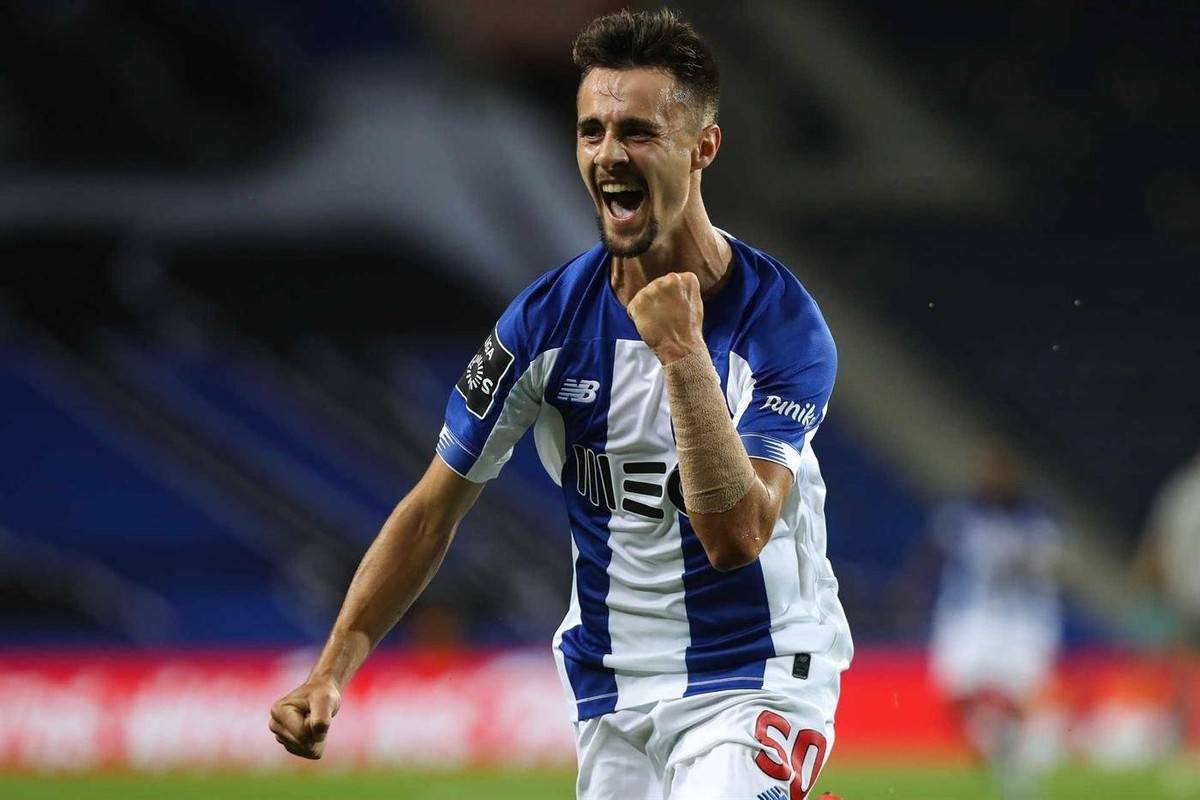 乐鱼官方网站-国际比赛日葡超焦点战,拉齐奥完成体检,话题不断,临场指挥获称赞的简单介绍