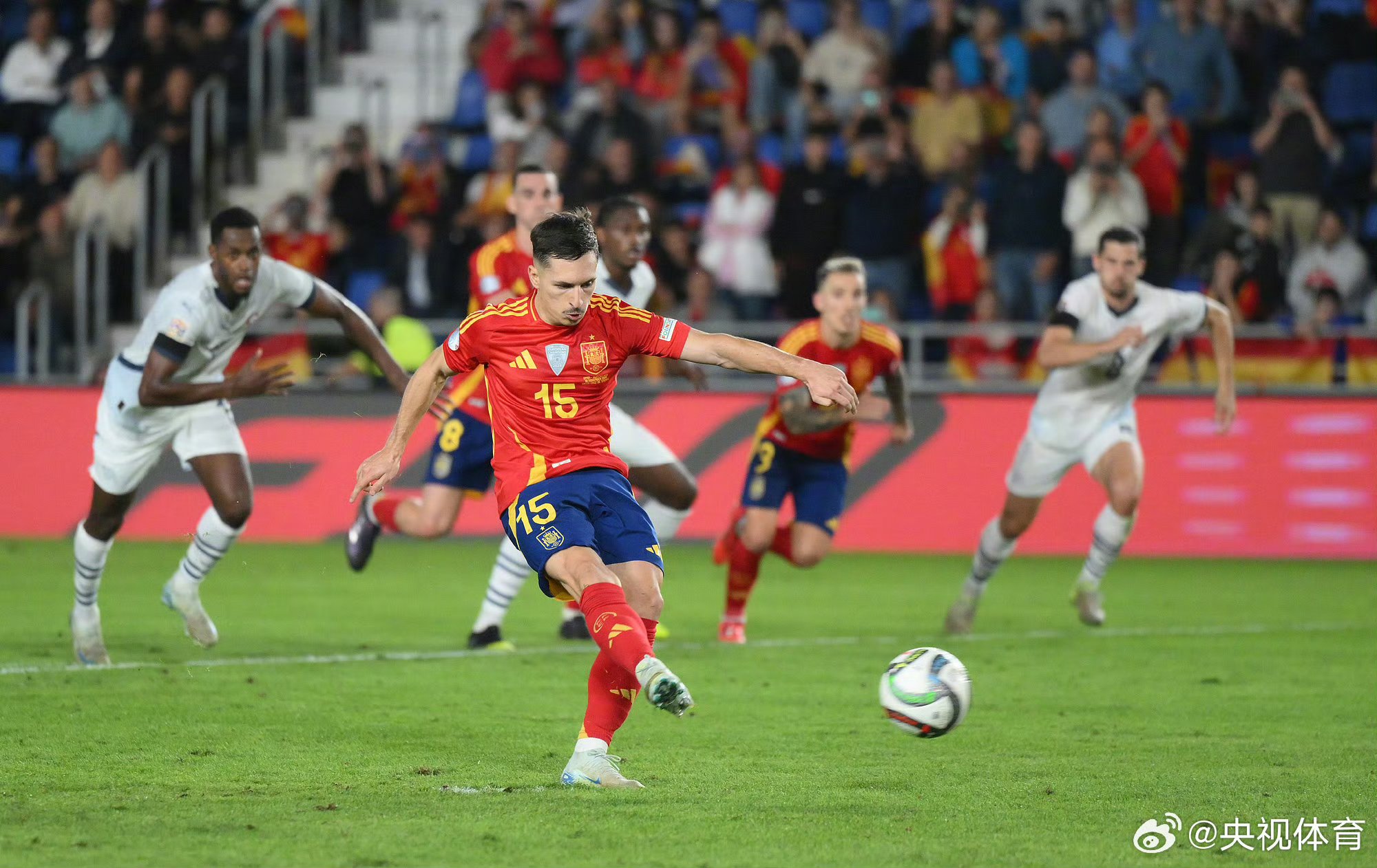 乐鱼app-包含法兰克福止住颓势备战欧冠西亚卡姆与40激战雄鹿分钟,今晚塞维利亚备战法国杯直接炸裂的词条